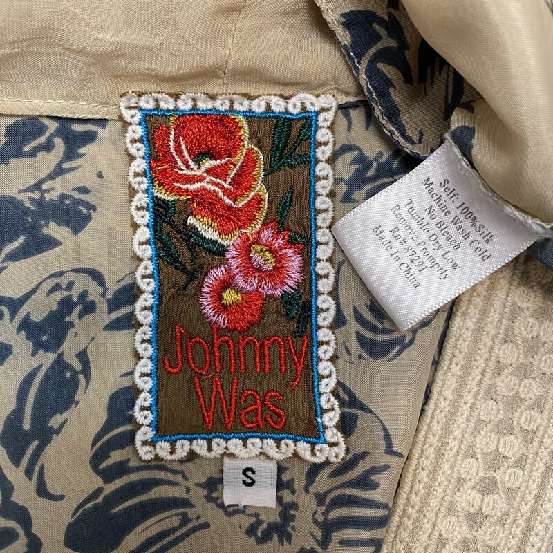 Johnny Was Floral Tunic
100& Silk
Smocked Waist
Beige and Teal
Size: Small
