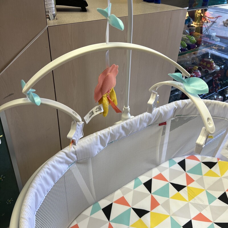 Fisher Price Bassinet, Multi, Size: Pre-owned<br />
EUC