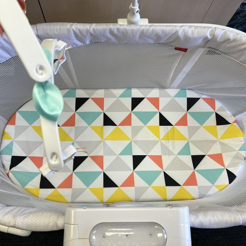 Fisher Price Bassinet, Multi, Size: Pre-owned<br />
EUC