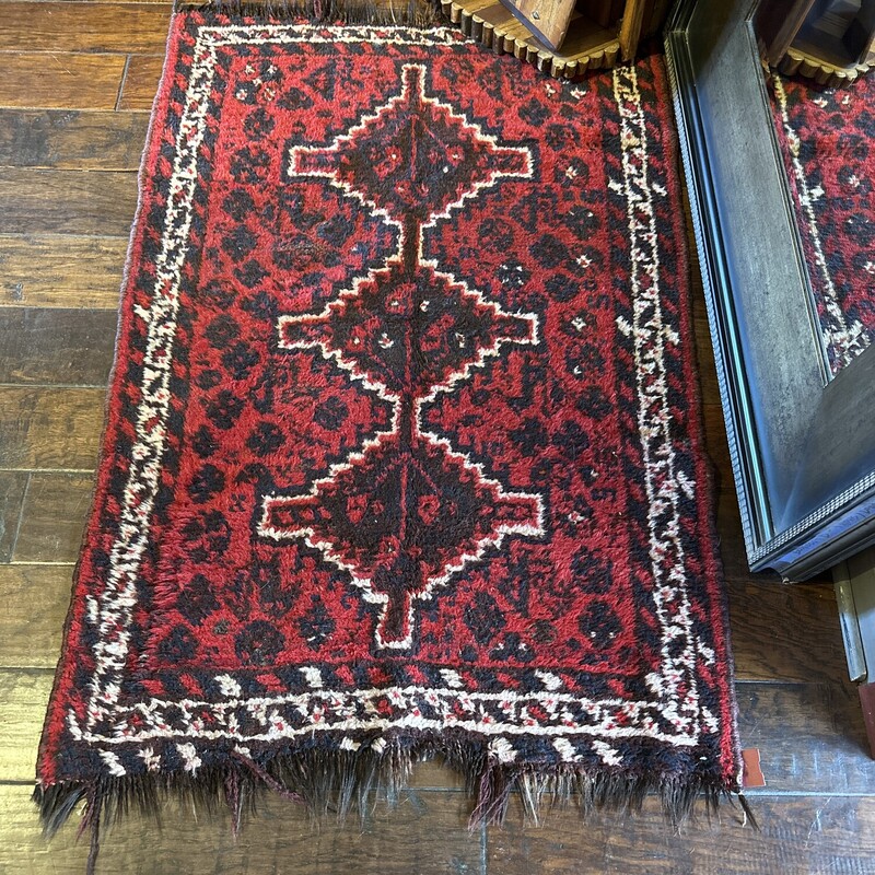 Persian Rug

Size: 49x32