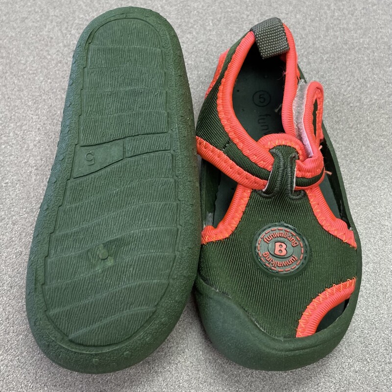 Fun Walking Water Shoe, Green, Size: 5T