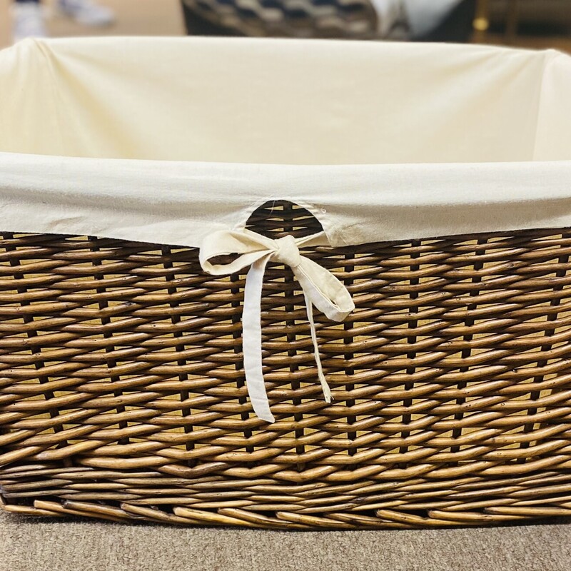 Woven Basket With Cloth Insert
Cream and Brown
Size: 23x18x13