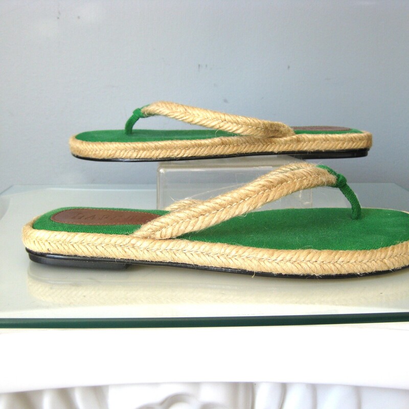 LRL Straw Thongs, Green, Size: 5<br />
preppy summery thongs sandals by Lauren Ralph Lauren.<br />
Brand new never worn<br />
rope and canvas in bright country club set green<br />
Luanna ALW 54563<br />
Size 5B<br />
<br />
thanks for looking!<br />
#1757