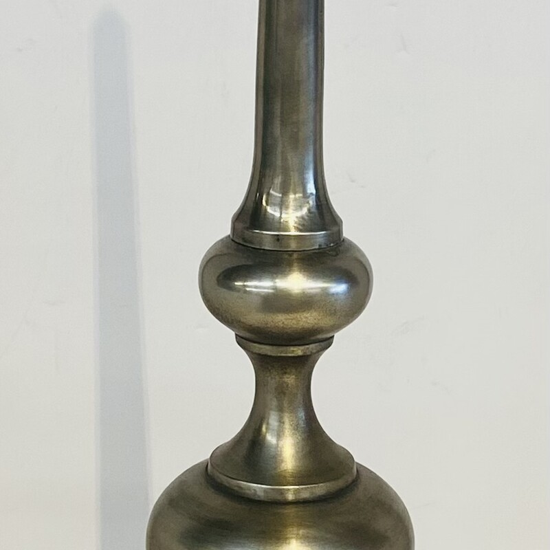 Metal Pointed Finial
As Is- Some minor marks
Silver, Size: 5.5x24H
