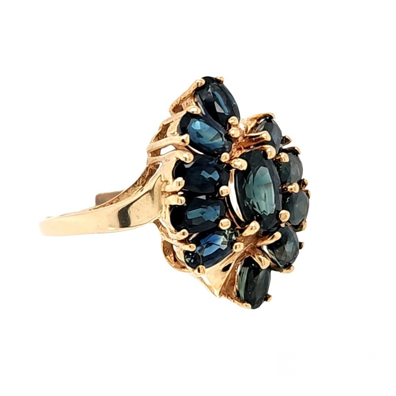 Unique 11 Oval Sapphires Ring<br />
10 Karat  Yellow Gold