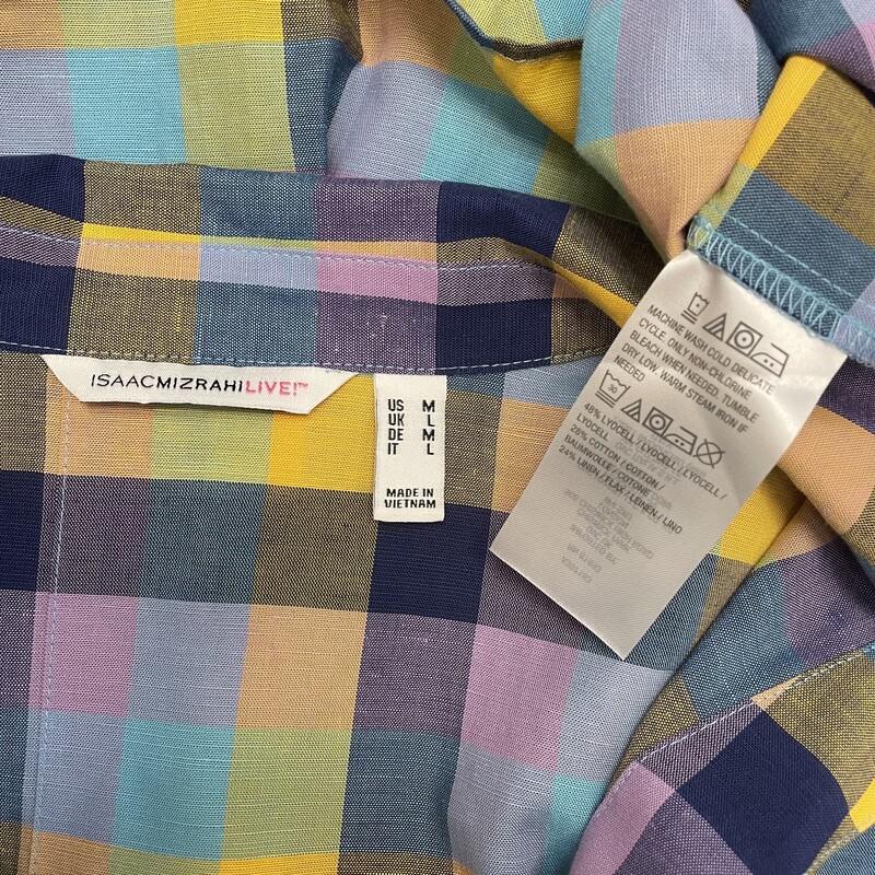 Isaac Mizrahi Plaid Top<br />
3/4 Sleeve<br />
48% Lycocell, 28% Cotton, 24% Linen<br />
Navy, Lilac, Yellow, and Aqua<br />
Size: M/L