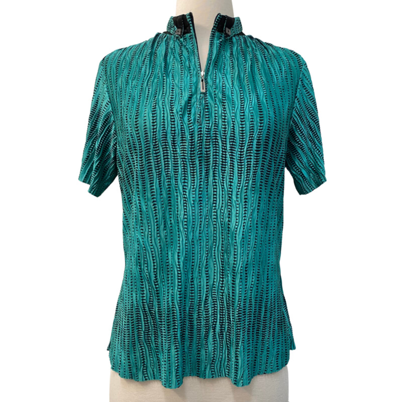 Jamie Sadock Zip Top<br />
Kelly Green and Black<br />
Size: Medium<br />
<br />
This Top would pair well with the Jamie Sadock Zip Jacket also listed