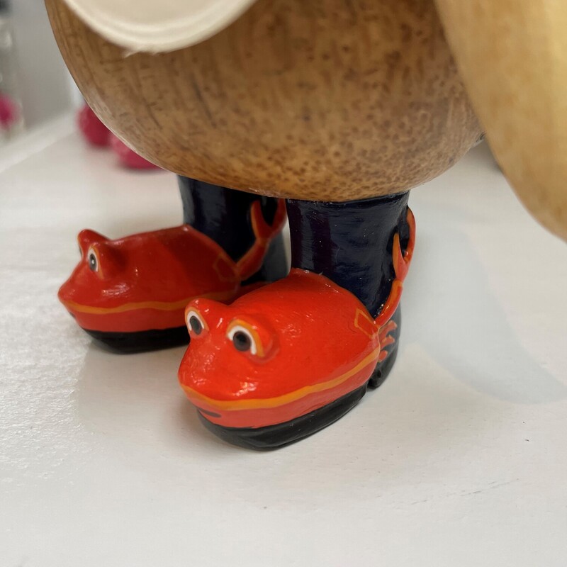 Summertime Penquin,<br />
<br />
Carved Bamboo root and handpainted in the UK.<br />
<br />
These adorale young penguins love the beach!  Each has a different name.  Select your peguin by the boots.