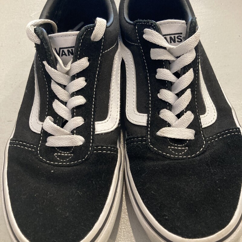 *Vans, Size: 5 Youth