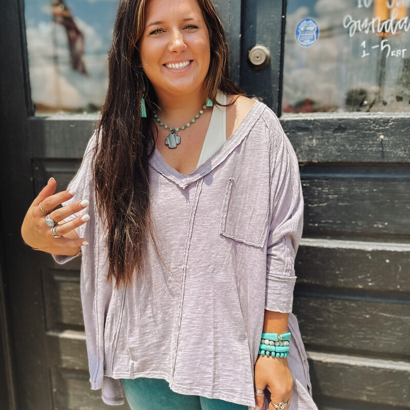 These comfy slouchy tees are the perfect top to throw on and go! Pair it with one of our bralettes, and you are set and in style- not to mention comfy!
Madison (purple) is wearing size M/L and Anna (red) is in size S/M.
These do run oversized!!!