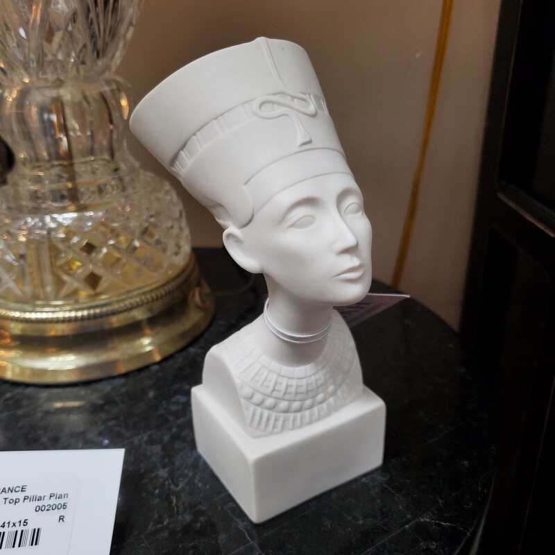 Nefertiti Bust, White, Size: 6.5