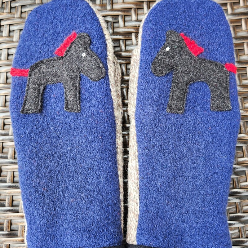RECYCLED PONY MITTENS