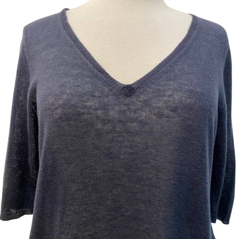 Eileen Fisher Linen & Silk Tunic<br />
Charcoal<br />
Asymmetric Hem<br />
Size: Small