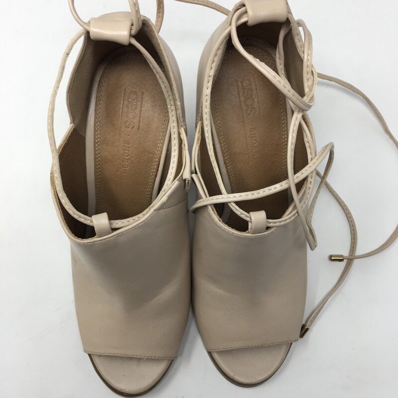 125-147 Asos, Cream, Size: 5<br />
thick heel full covered cream colored shoes with toe hole leather  good