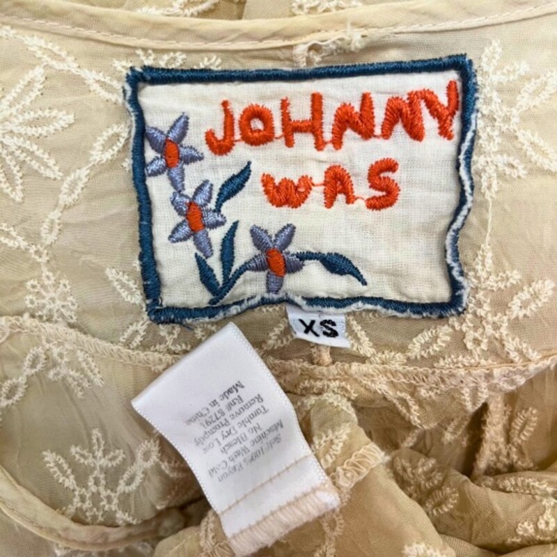 Johnny Was Embroidered Tunic<br />
100% Rayon<br />
Cream<br />
Size: XS
