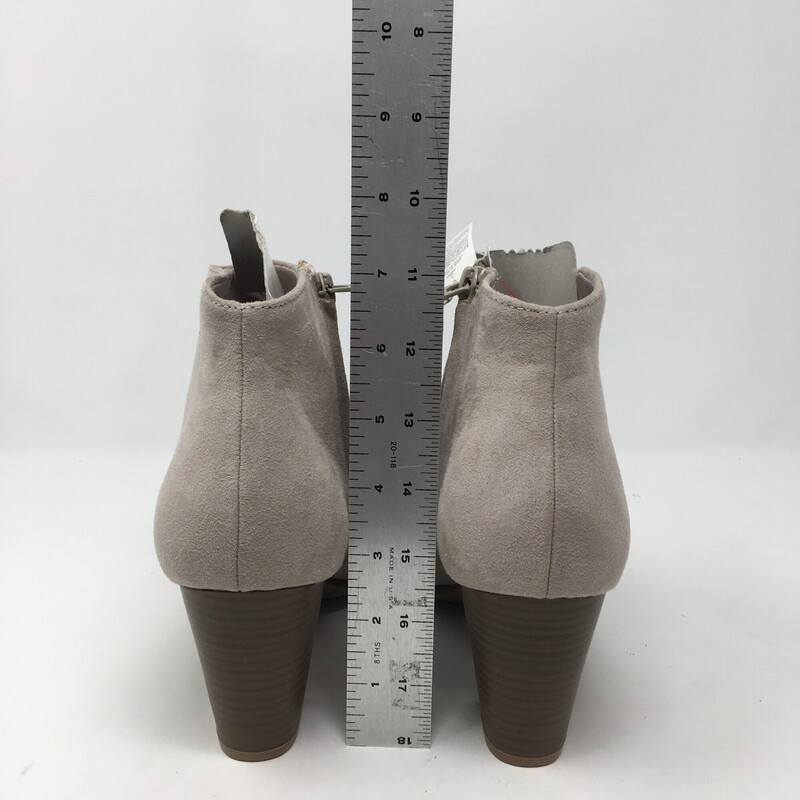NEW Old Navy, Grey, Size: 9