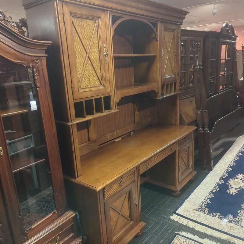 Stanley Desk With Hutch T
