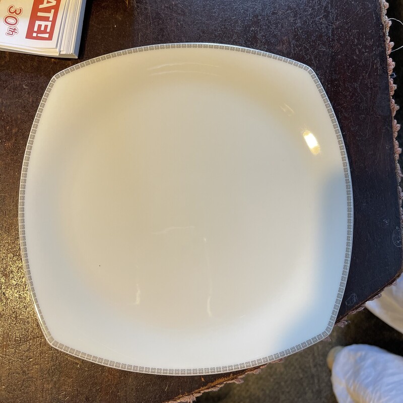 8 Givenchy Logo Plates, None, Size: None