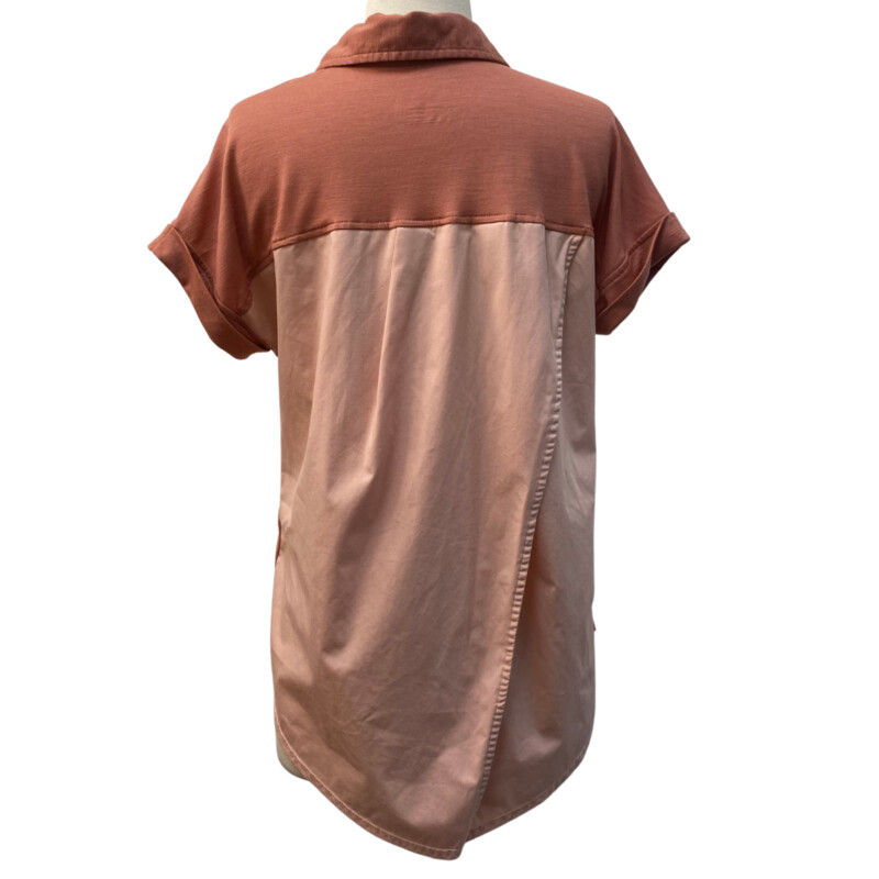 SmartWool Short Sleeve Blouse<br />
Tulip Back Detail<br />
Color: Clay & Blush<br />
Size: Small