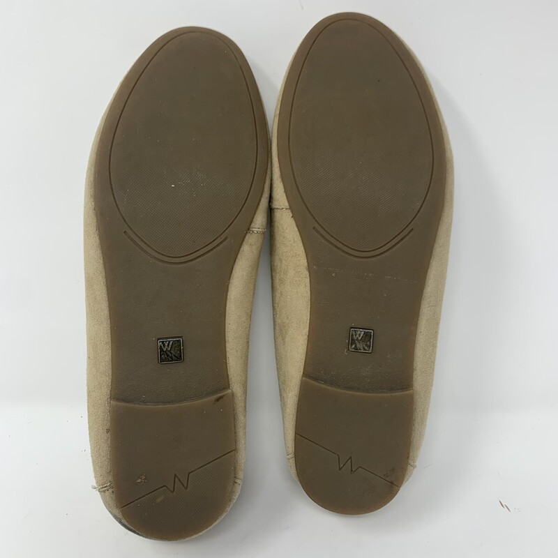 114-128 White Mountain, Tan, Size: 10
tan suede mocassin syle flats -