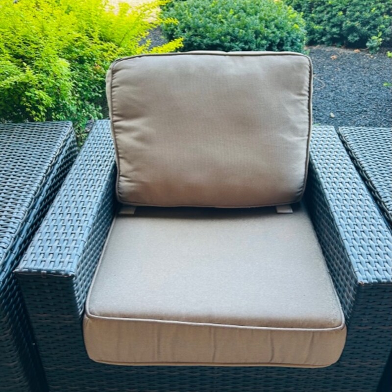 San Lucas Outdoor Chair
Dark Brown All Weather Wicker
Tan Removable Cushions
Size: 36x25x31H
