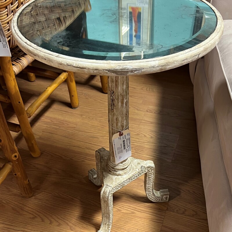 Mirrored Top Side Table
Cream, Beveled
18in(Diameter) 28in(Tall)