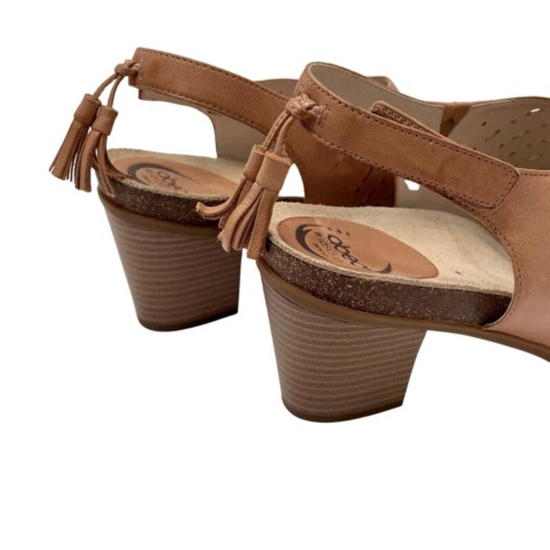 NEW Abeo Berrie Slingback Sandal<br />
Fun Back Tassel Detail<br />
Color: Almond<br />
Size: Narrow 10