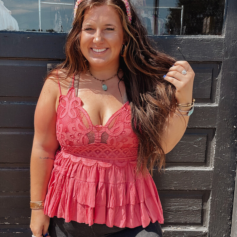 These lace ruffle camis are such versatile pieces! Aside from the longer versions of this top, these are much shorter and fall right at the waist.
Available in Green, Burgandy, and Pink.
Sizes 1x, 2x, 3x.
Madison is wearing the 2X.