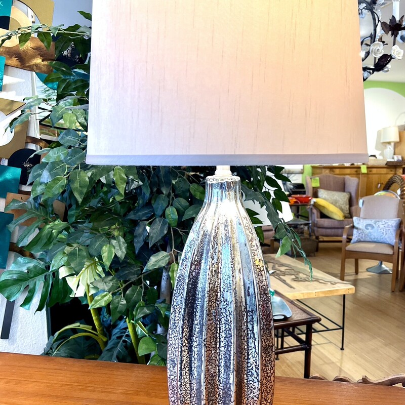 Mercury glass table lamp
Size: 30 H
