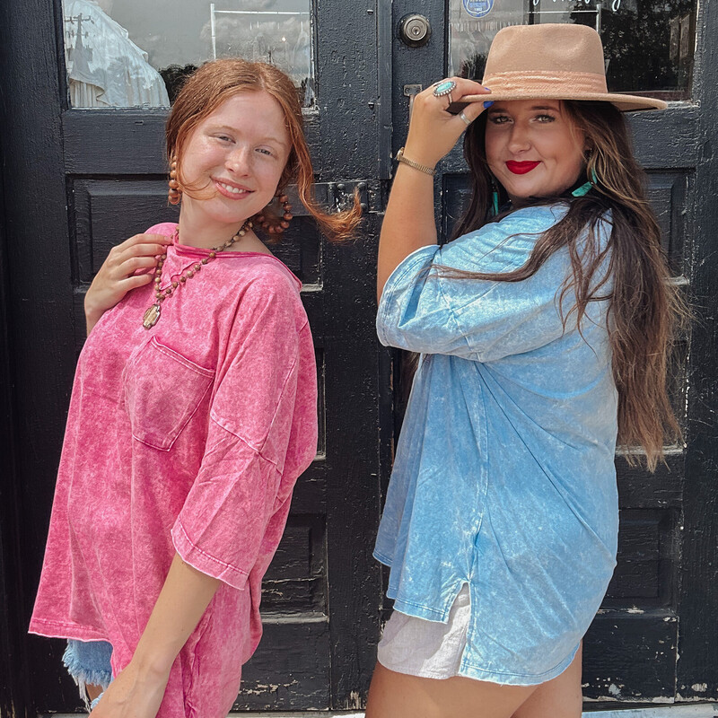 These mineral wash tops are perfect for layering in the winter or sporting on its own in the summer with shorts!

Available in sizes 1x,2x,3x. Colors: Pink, Red, Sky Blue, and Mocha.

Madison is wearing a size 2x.