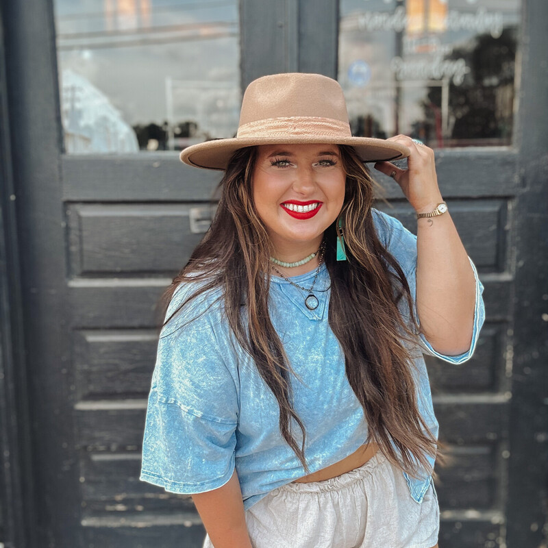 These mineral wash tops are perfect for layering in the winter or sporting on its own in the summer with shorts!<br />
<br />
Available in sizes 1x,2x,3x. Colors: Pink, Red, Sky Blue, and Mocha.<br />
<br />
Madison is wearing a size 2x.