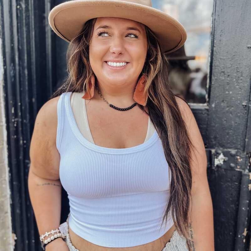 These versatile bralettes are fabulous for throwing with athletic shorts/leggings, or under a tshirt for a casual look. You can also throw them under a dress or blouse and dress up your outfit!<br />
Available Colors include: Kelly Green, Royal Blue, Orange, White, and Black.<br />
ONESIZE fits most. Which seems true in this case. See photos to see our Anna (usually a size XS/S) and our Madison (usually a size L/XL/2X) both in the same top.