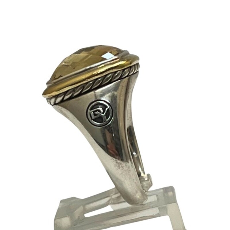 David Yurman Albion Ring<br />
.925 Silver & 18K Gold<br />
Size: 8.5