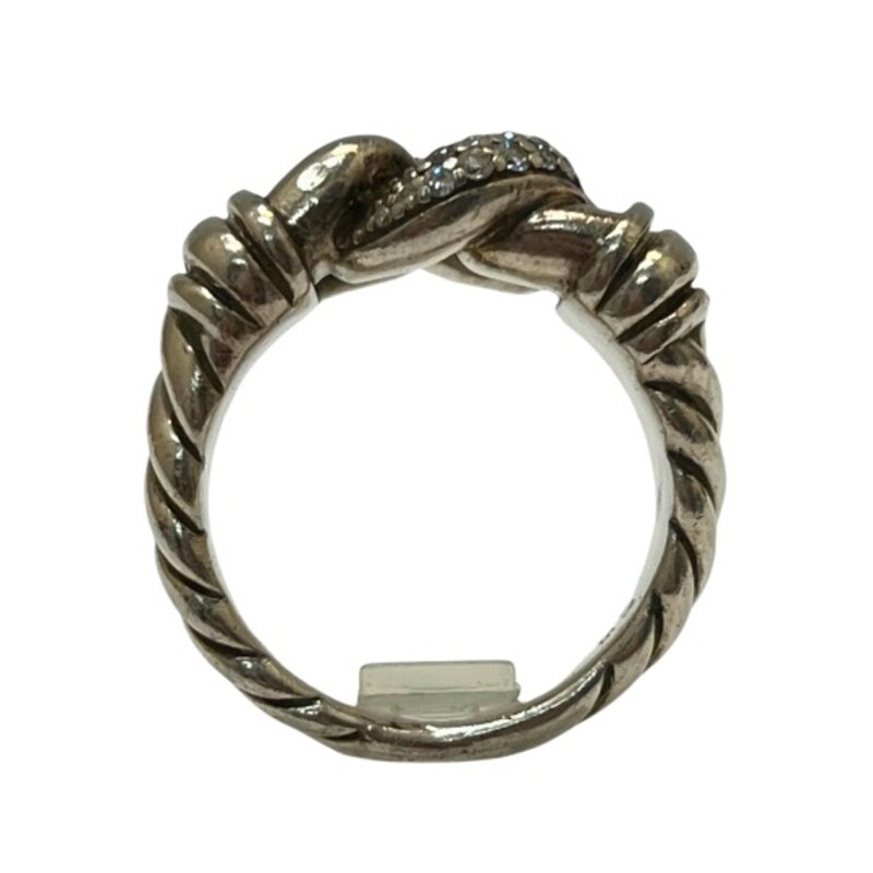David Yurman Ring<br />
Pave Diamonds in a Link Design<br />
Sterling Silver<br />
Size: 7.25