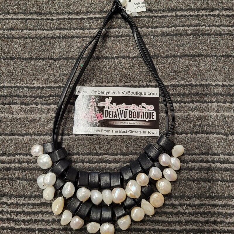 Pearl Leather Necklace, Black Leather Rope with Fresh Water Pearls in Brand New condition!