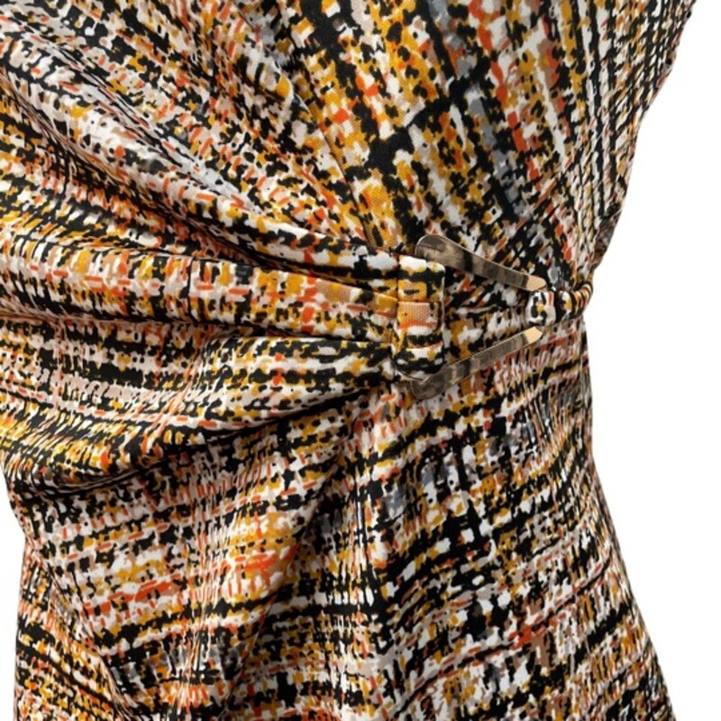 Enfocus Sleeveless Dress<br />
Side Ruching with Buckle Accent<br />
Plaid Print with Orange, Beige, Yellow and Black<br />
Size: 6