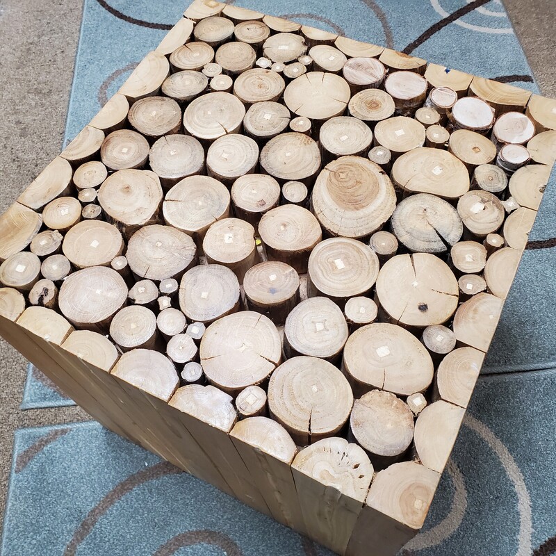 Log Stack End Table, Natural, Size: 18x18x18