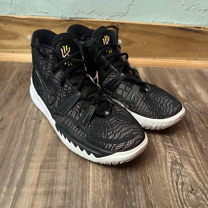 Nike Kyrie 7's, Black, Size: Shoes 7
