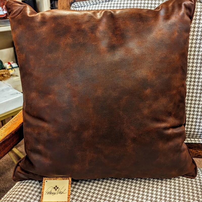 Patricia Nash Leather Pillow
Brown Leather
Size: 20x20H
Zips
NEW
Retail $99+
Matching Pillow Sold Separately