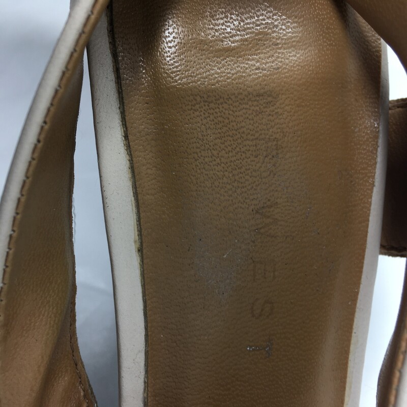 105-298 Nine West, White, Size: 6.5<br />
white/tan block heels with thick straps n/a  okay condition