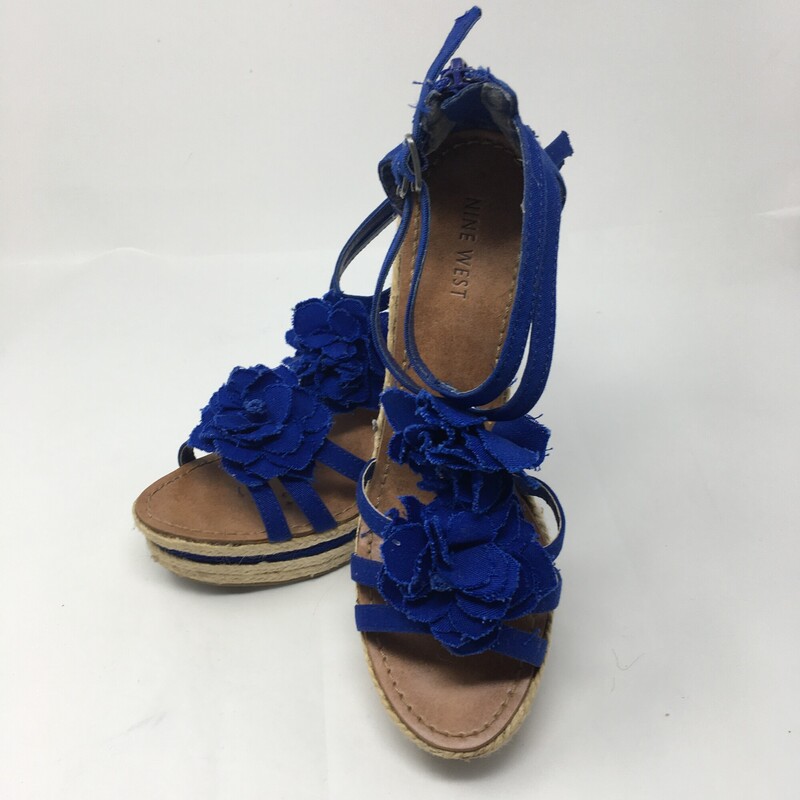 120-061 Nine West, Blue, Size: 7<br />
wedge heels w/ blue flowers x