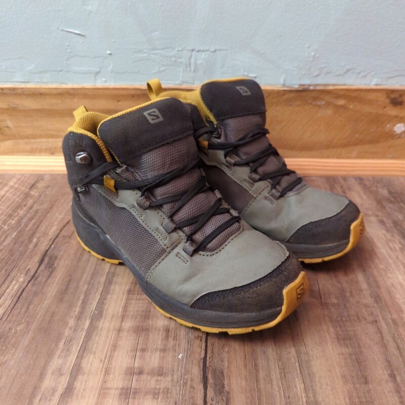 Saloman Outward Boot, Yellow, Size: Shoes 5