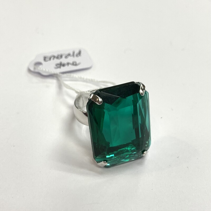 Ring Emerald Stone