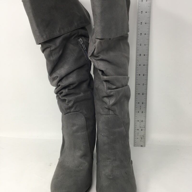 110-181 Charlotte Russe, Grey, Size: 7