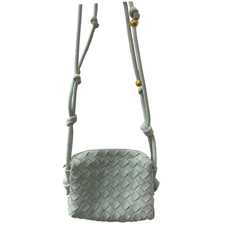 Bottega Venetta Loop, Blue, Size: ASIS
Lightly drity on corners