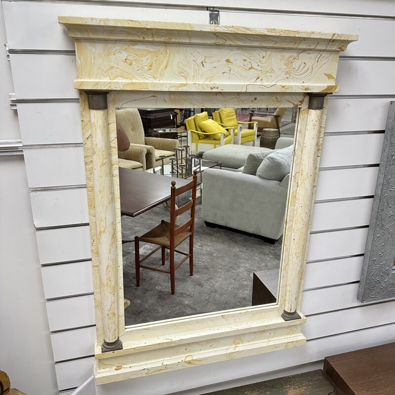 Vintage Marbleized Mirror, made in Italy
Size: 27x37
