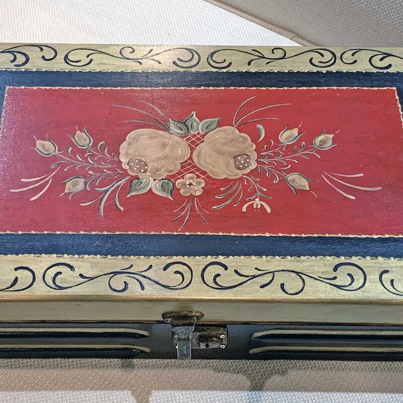 HP Lined Wooden Box