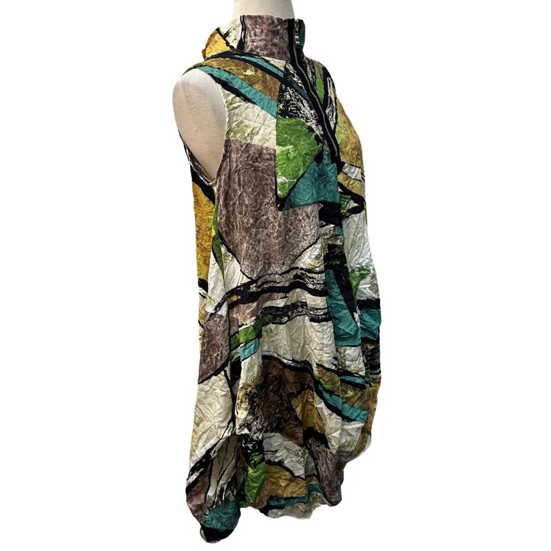 NEW Focus Sleeveless Tunic
Abstract Print
 ¼ Zip
Mosaic, Aqua, Lime, Taupe, Black, Honey, and White
Size: Small

In Store we also have size Medium, Large, & XLarge
