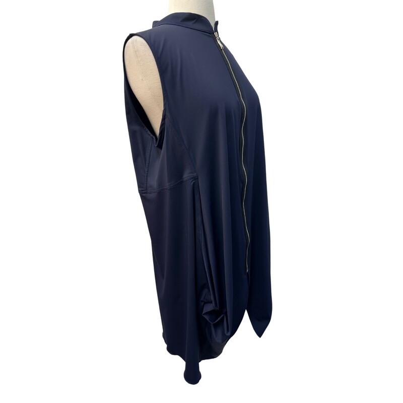 NEW Focus Tunic Vest<br />
Sleeveless<br />
Zip Up<br />
Navy<br />
Size: Large<br />
<br />
In Store we also have size Small, Medium, & XLarge