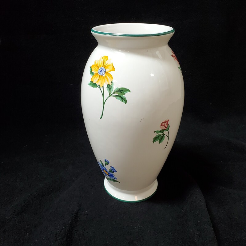 Tiffany Sintra Vase, White, Size: 11